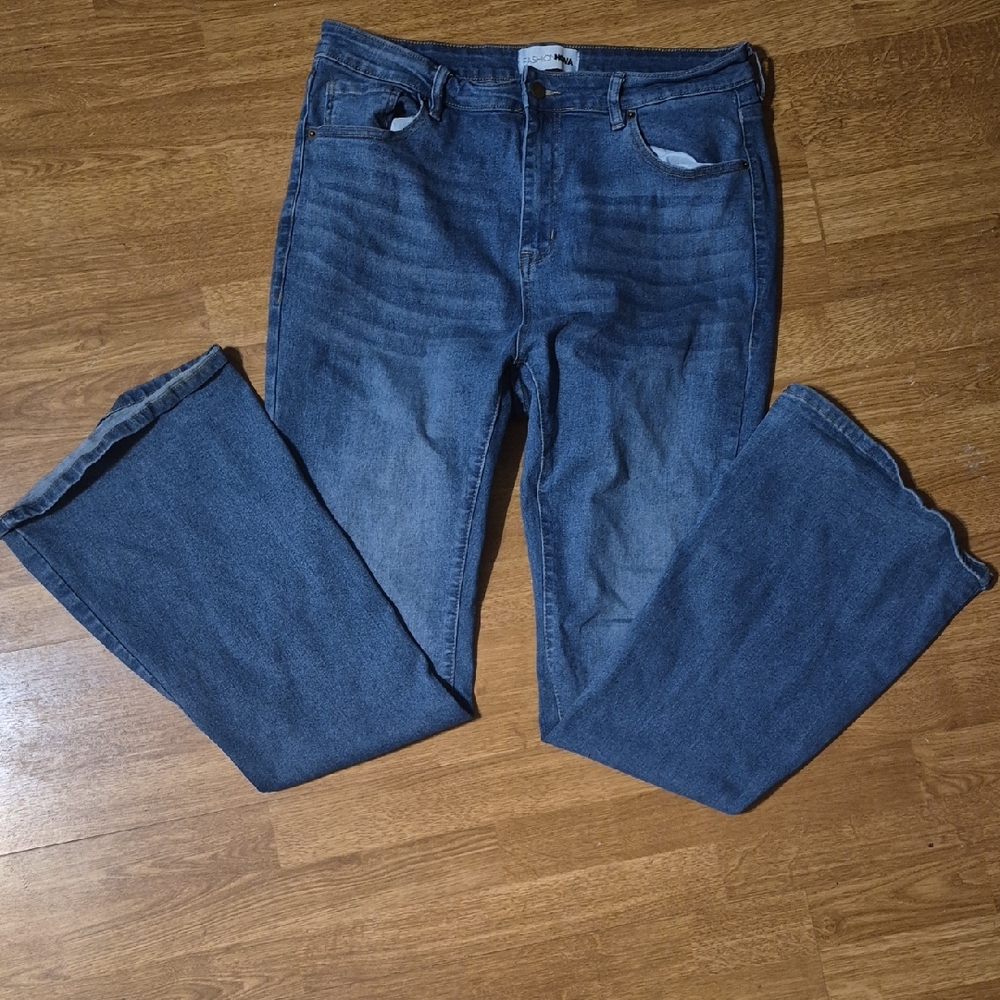 Fashion Nova Bootcut Medium Wash Jeans Size 14